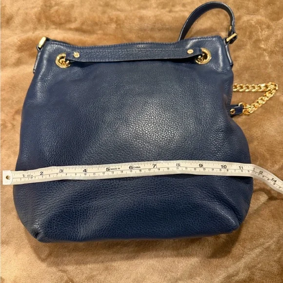 Michael Kors Navy Pebbled Leather Shoulder Bag with Gold Chain Strap - Picture 5 of 5